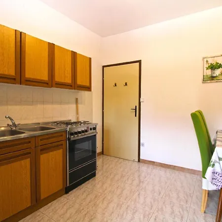 Apartment Fuer 5 Personen Ca 50 Qm In Medulin, Istrien Suedkueste Von Istrien